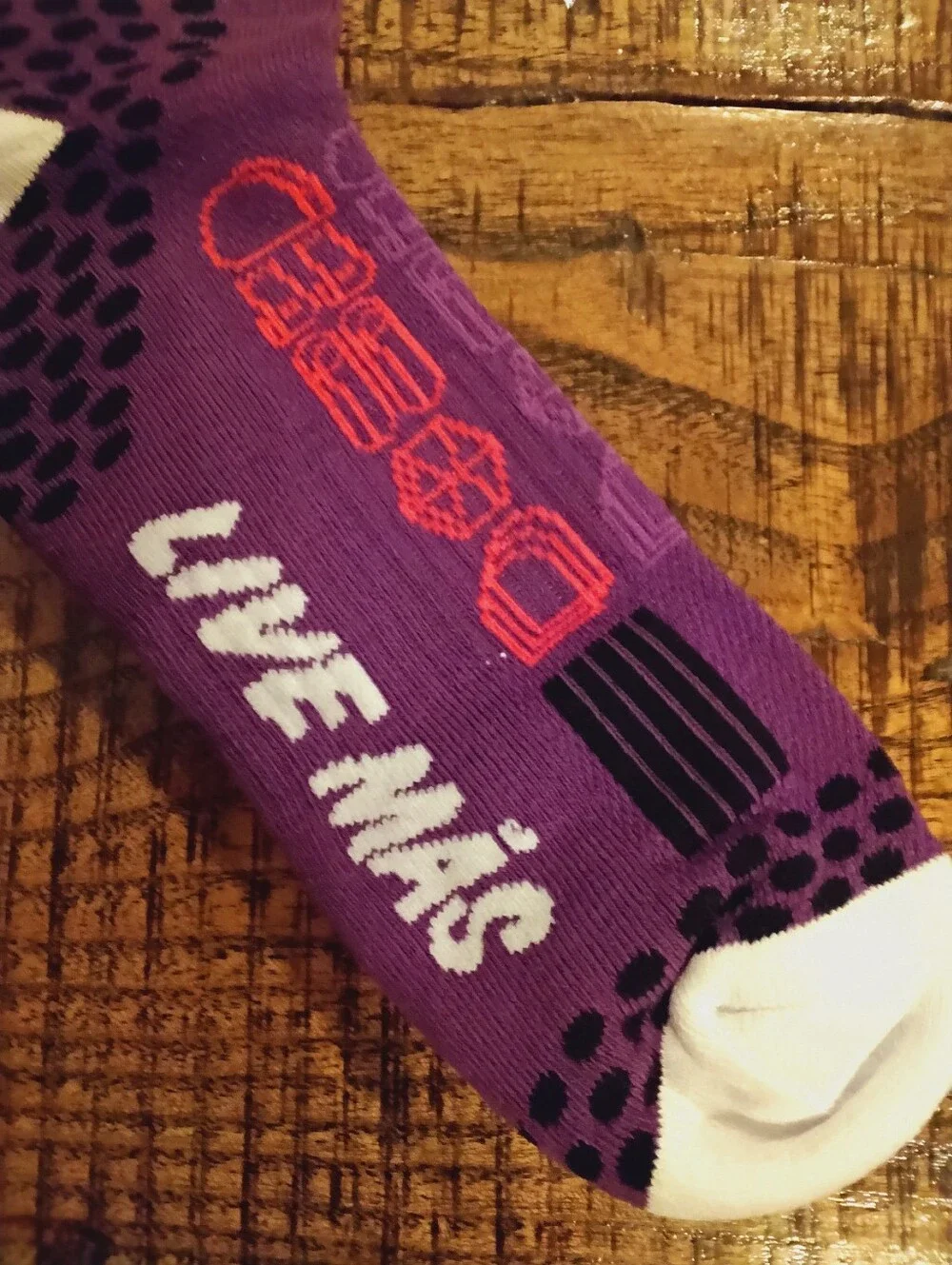 New In Bag - Taco Bell Live Más Crew Socks Purple White New